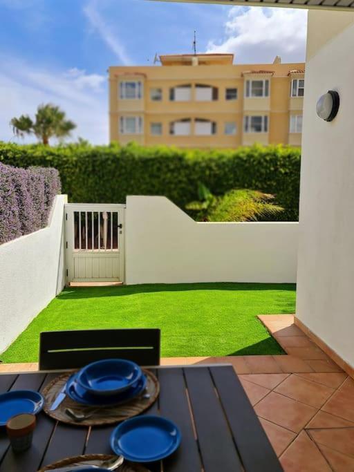 Homely Apt In Modern Building With Pool San Miguel de Abona Luaran gambar