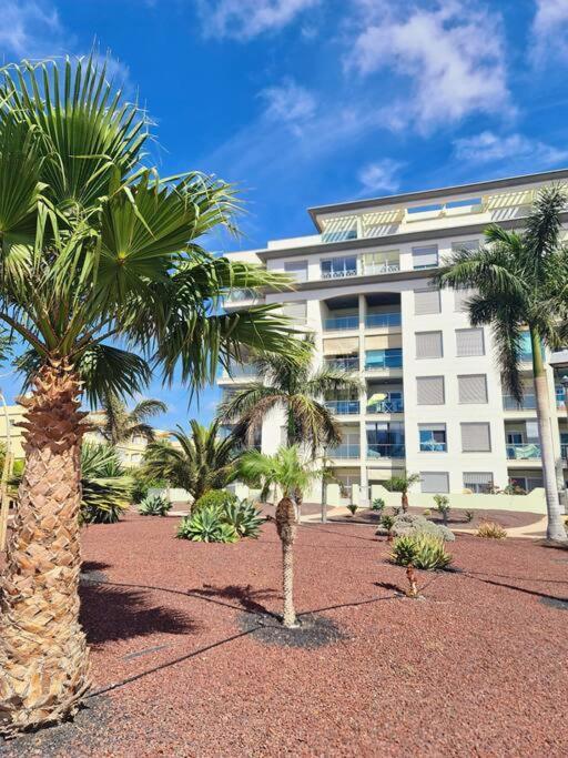 Homely Apt In Modern Building With Pool San Miguel de Abona Luaran gambar