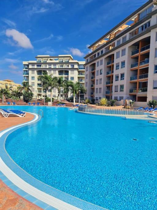 Homely Apt In Modern Building With Pool San Miguel de Abona Luaran gambar